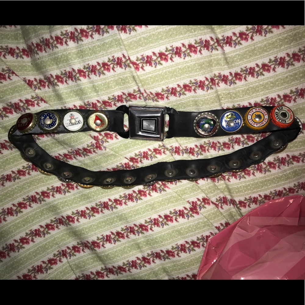 Little earth bottle cap belt